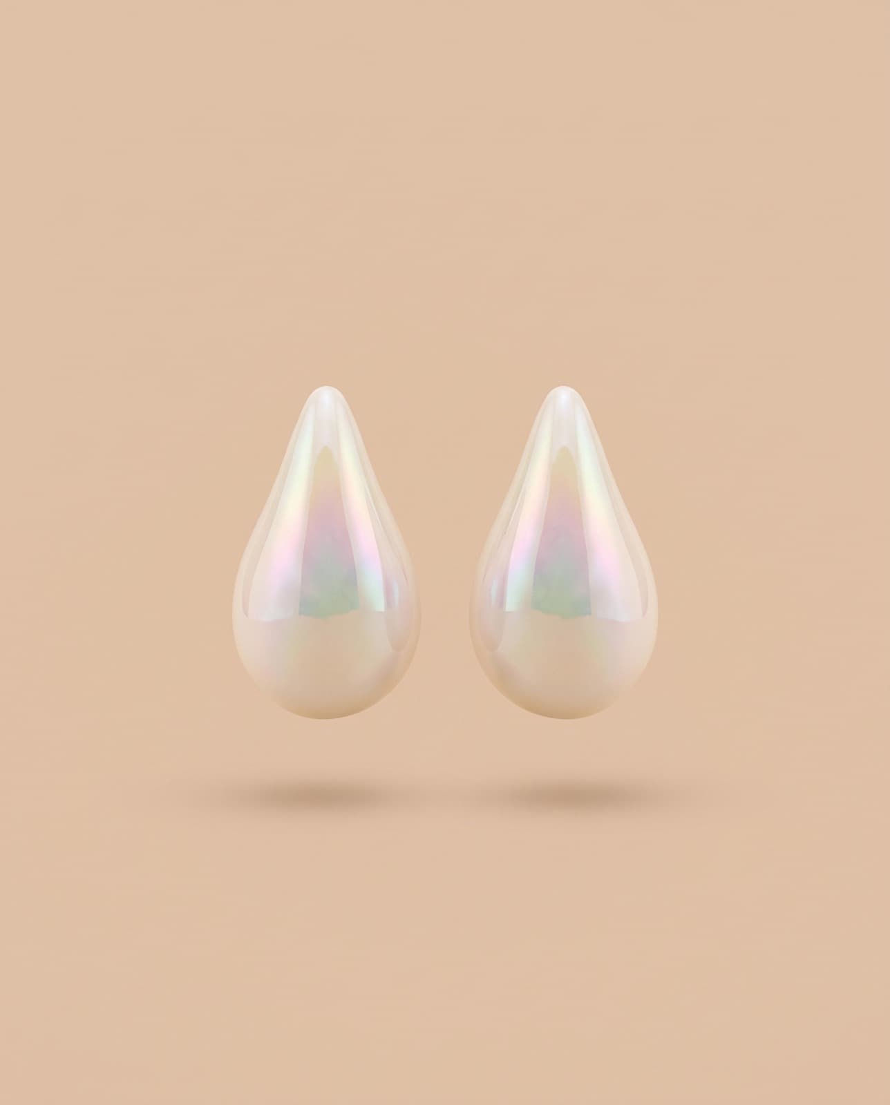 Chunky Teardrop Earrings (White) 