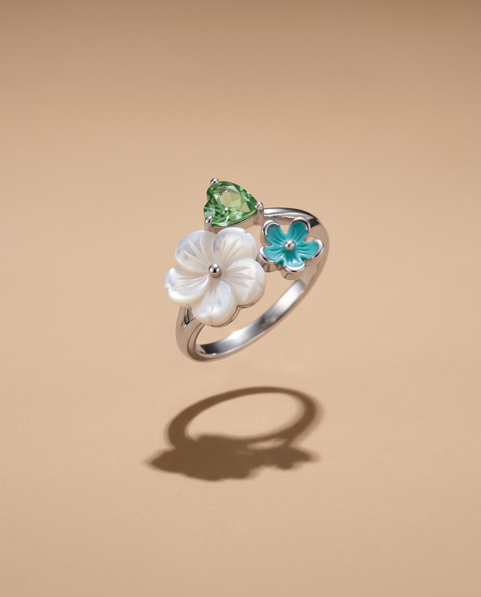 Bloom Ring with petal